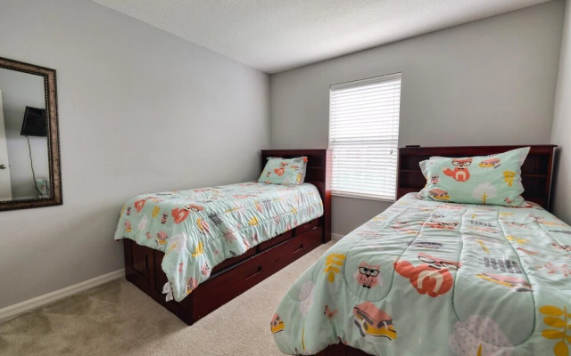 Cinthia s 4-bed Compass Bay Vacation Townhome