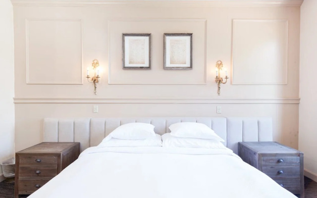 Garrison Inn Boutique Hotel