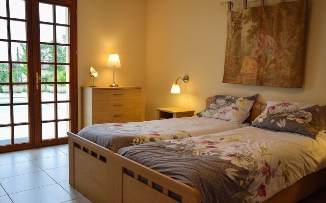 Modern Villa in La Romieu With Swimming Pool