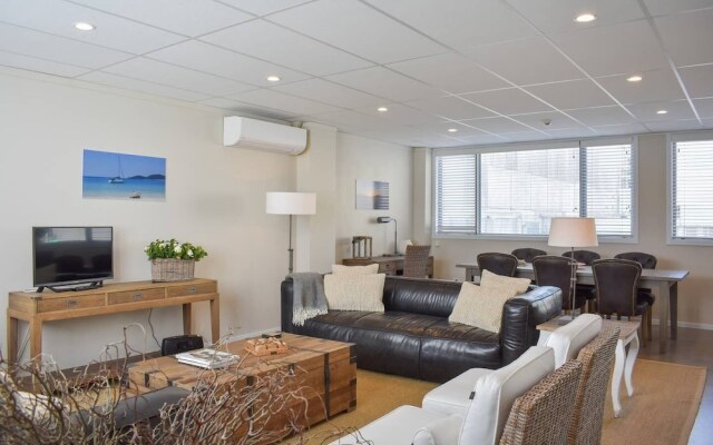 2 Bedroom Loft Style Apartment in Ponsonby