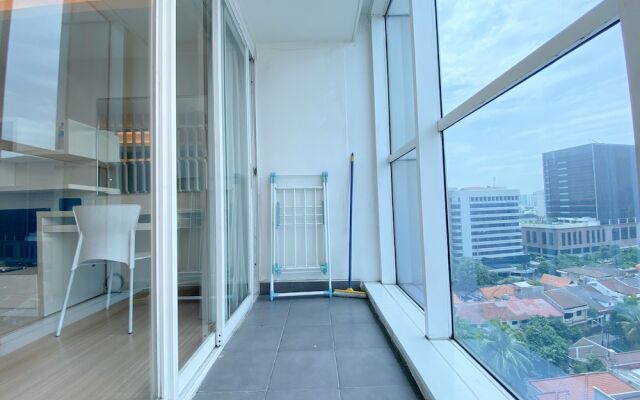 Elegant And Comfortable Studio At Tamansari The Hive Apartment