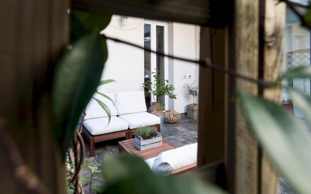 Co-c933-adia67a1 - White Suite With Private Terrace