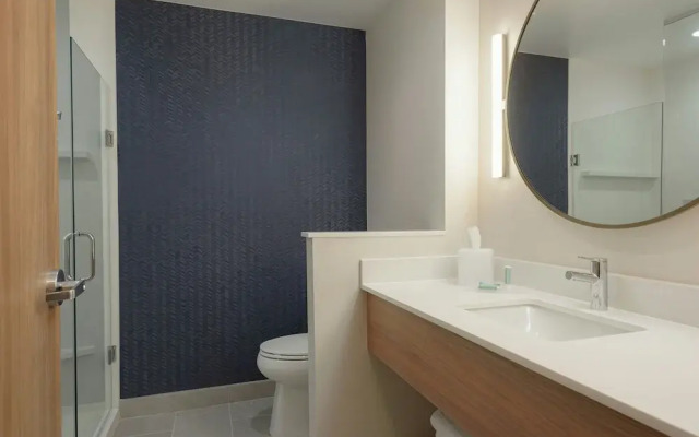 Fairfield Inn & Suites Cincinnati Oakley