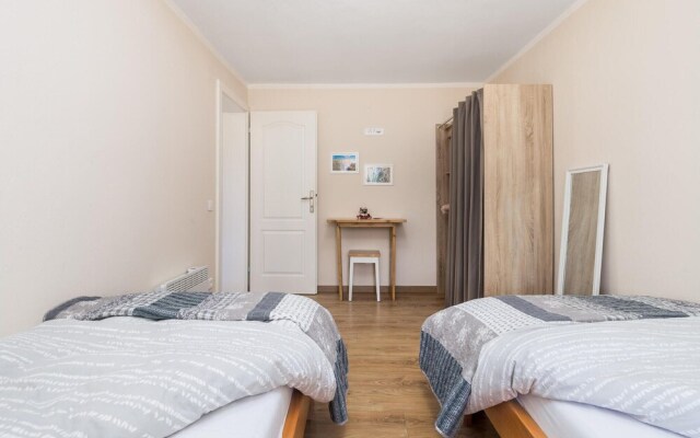 Amazing Home in Rakovicko Seliste With Wifi and 2 Bedrooms