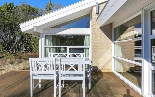 6 Person Holiday Home in Albaek