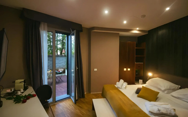 Black Hotel