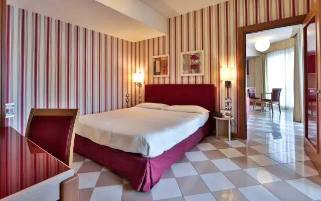 UnaHotels The One Milano Hotel & Residence