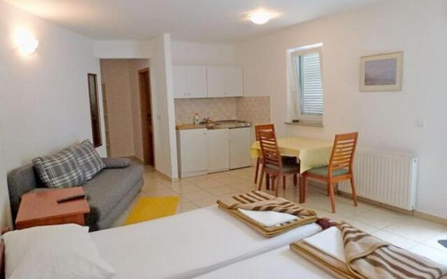 Vlado - 100 m from pebble beach - SA1(2+1)