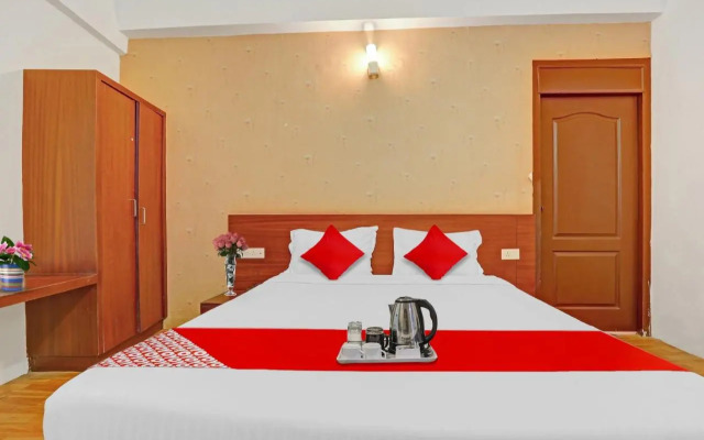 OYO 70390 Jayam Ooty Residency