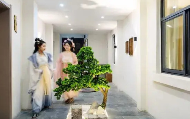 Luoyang Alley Zuoxiang You Homestay (Luoqi Ancient City Branch)