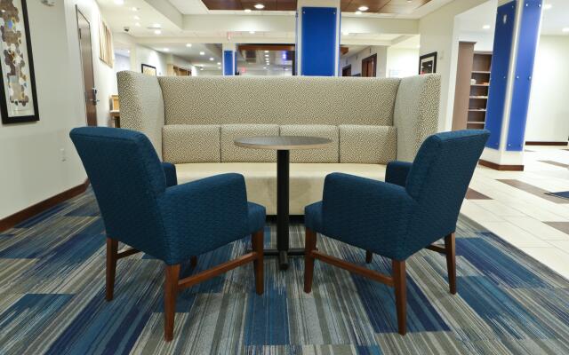 Holiday Inn Express & Suites Monroe by IHG