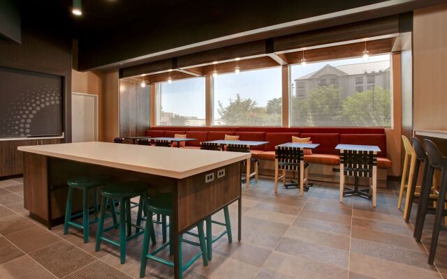 Tru by Hilton Grand Prairie