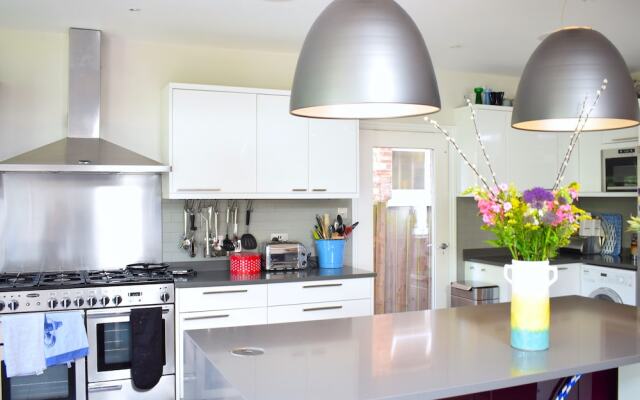 Contemporary 5 Bedroom House in North London