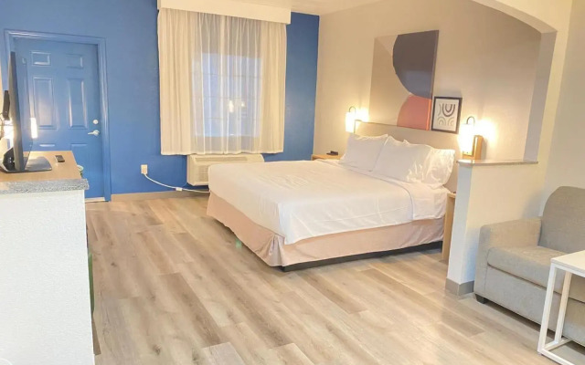 Spark by Hilton Galveston