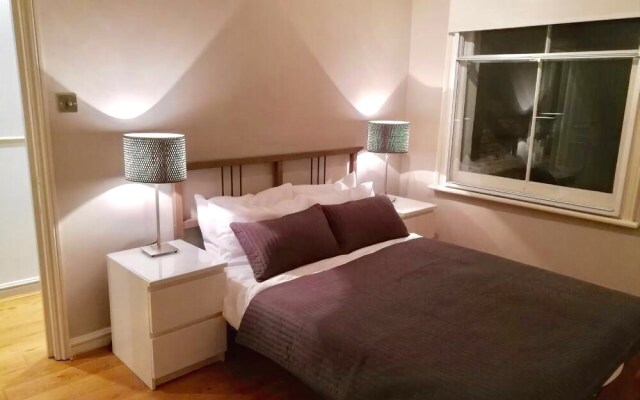 2 Bed Earls Court Hfs14