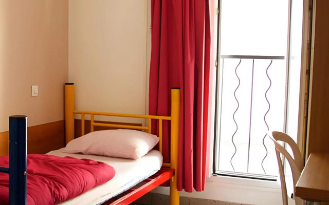 Bastille Hostel