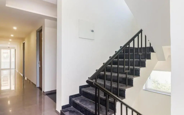 Fabhotel The Pearl Inn