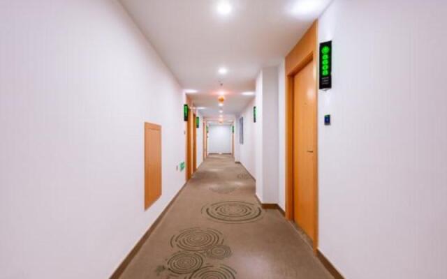 GreenTree Inn (Huayin Huashan Scenic Area)