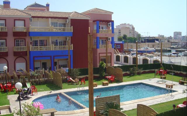 Apartamentos Marina Port