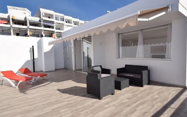 Spacious Apartment in Solana Matorral With Terrace