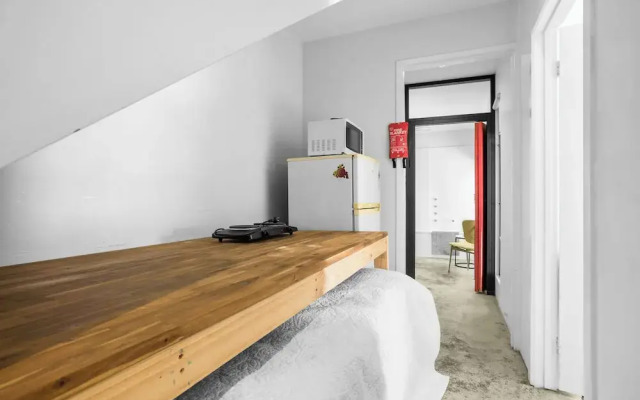 Melb Cbd a Zen oasis garden studio.