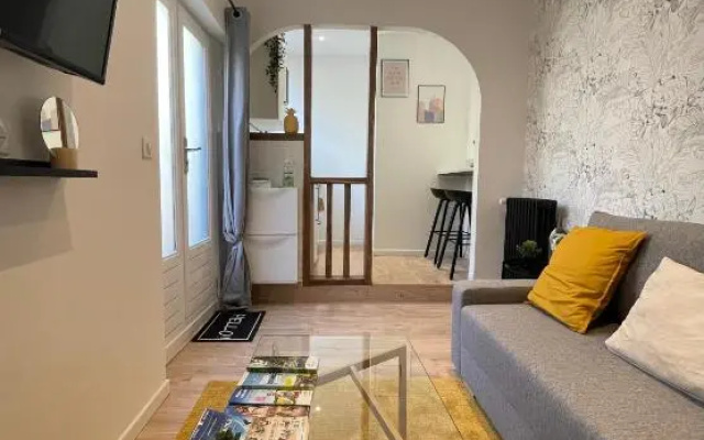 Magnifique Studio Cosy avec Terrasse en Centre-Ville