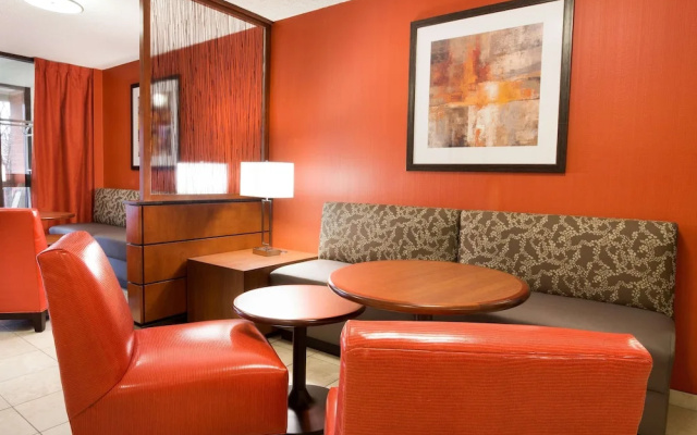 Drury Inn & Suites St. Louis Airport