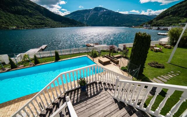 Hofslund Fjord Hotel
