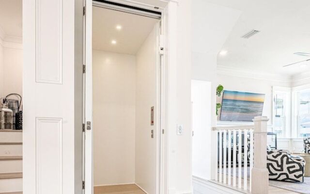 The Sleeping Queens at Prominence 30A