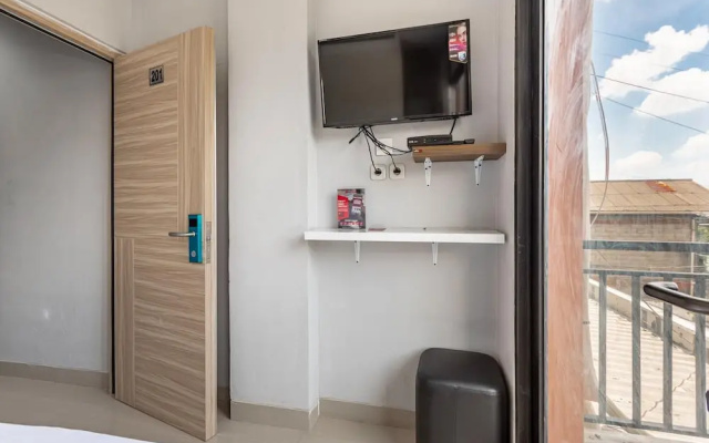 RedDoorz near Tanjung Duren 2