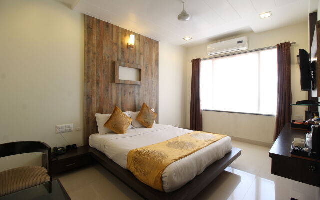 Marigold- Newly Renovated Hotel
