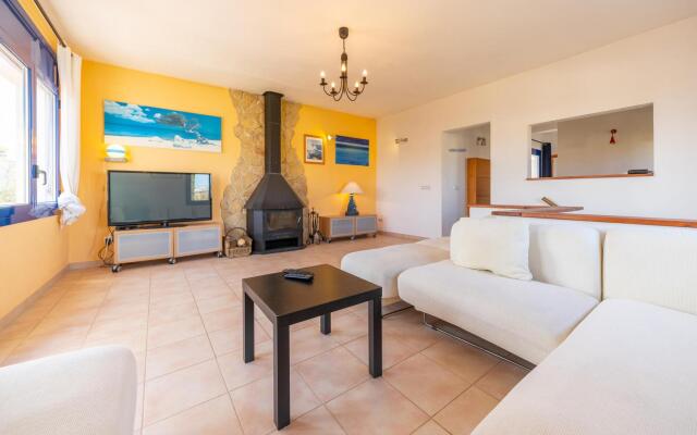 Sol in L'Escala with 4 bedrooms and 3 bathrooms
