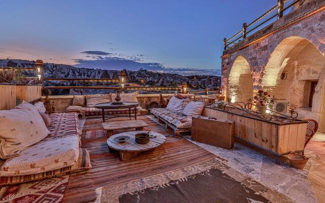 Sah Saray Cave Suites Halal Hotel
