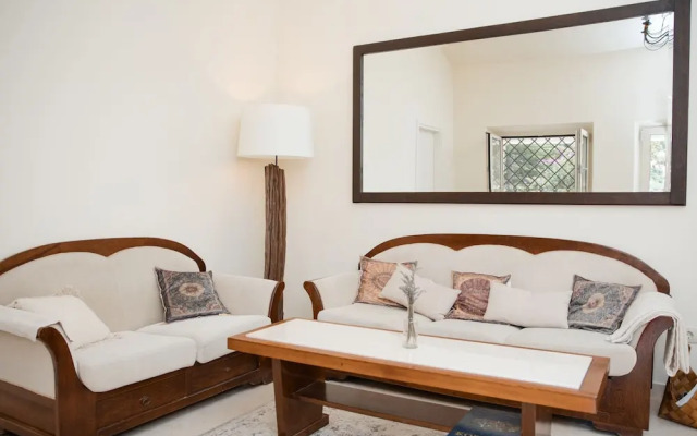 Villa Nada - Unique and Artistic