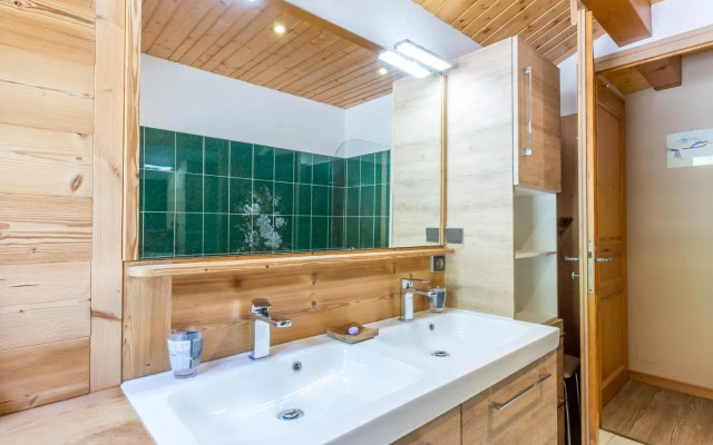 Chalet La Clusaz, 5 pièces, 9 personnes - FR-1-437-56