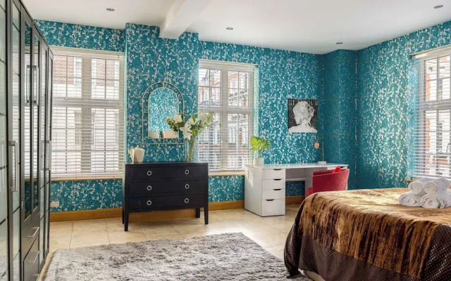 Park Lane 4-bed Mayfair Family House