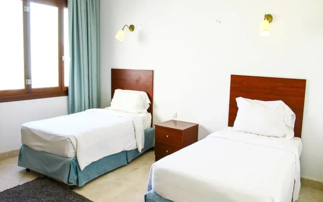 Relaxing 2-bedroom Marina Escape