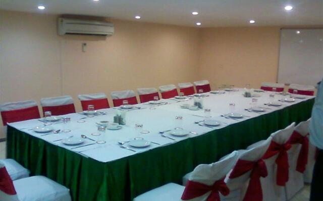 Oyo 3865 Hotel Corporate Park
