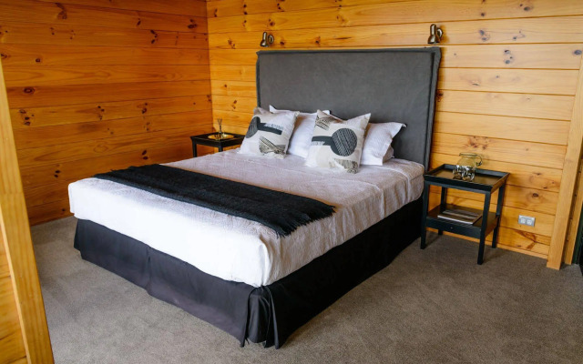 Te Whau Lodge