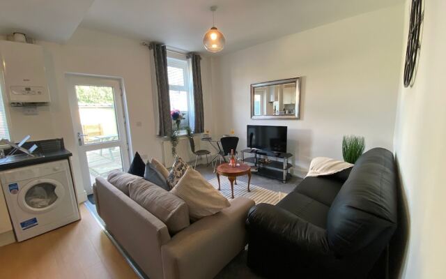 Stunning 4-bed House in Derby