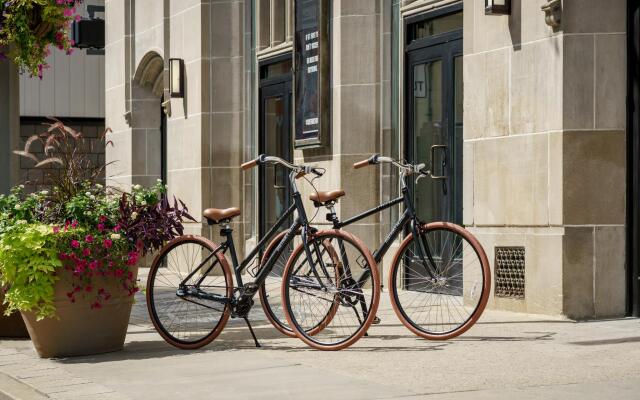 Joinery Hotel Pittsburgh, Curio Collection by Hilton