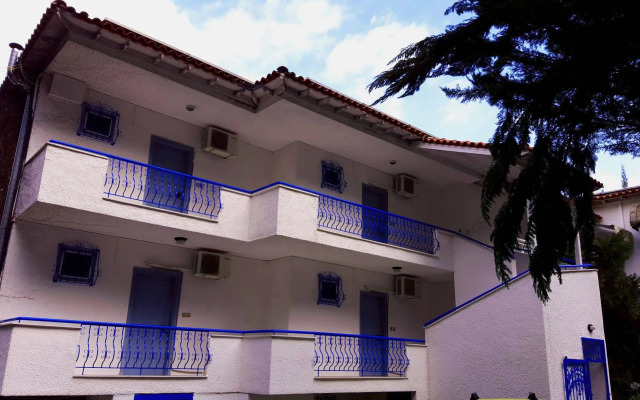Roditsa Patritsia Apartments