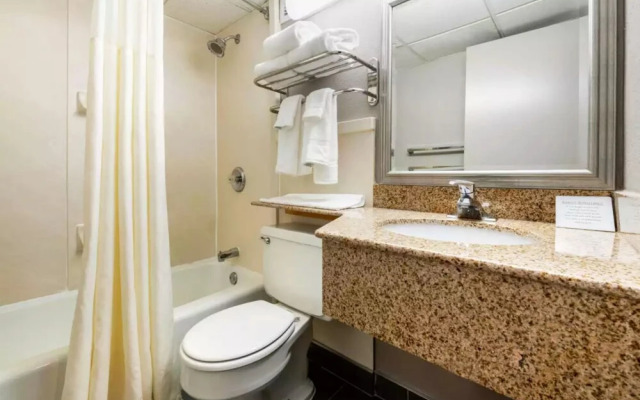 Charming Ensuite Rooms in NEW CUMBERLAND