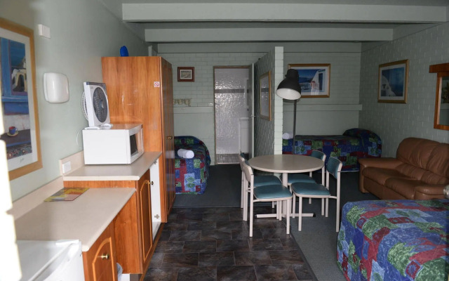 Ardeanal Motel West Wyalong