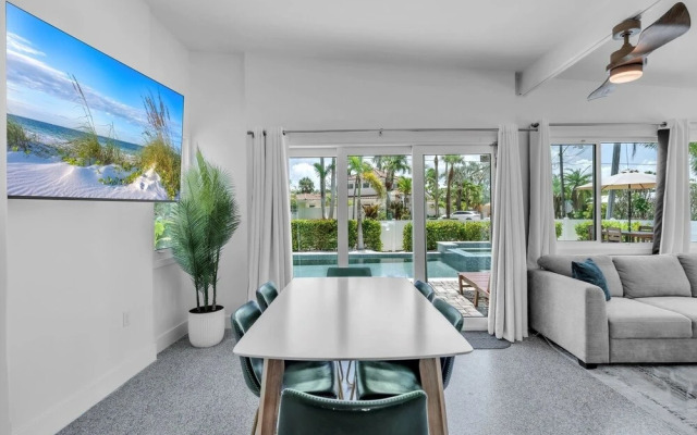 The Palm Leaf 3 Bedroom Home by RedAwning