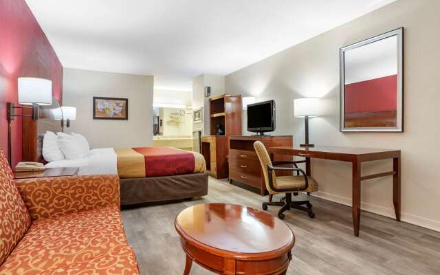 Econo Lodge Pearl