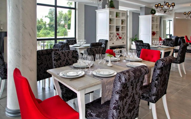 White Rock Castle Suite Hotel & SPA