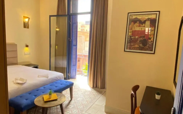 Comfy Colonial Apartments