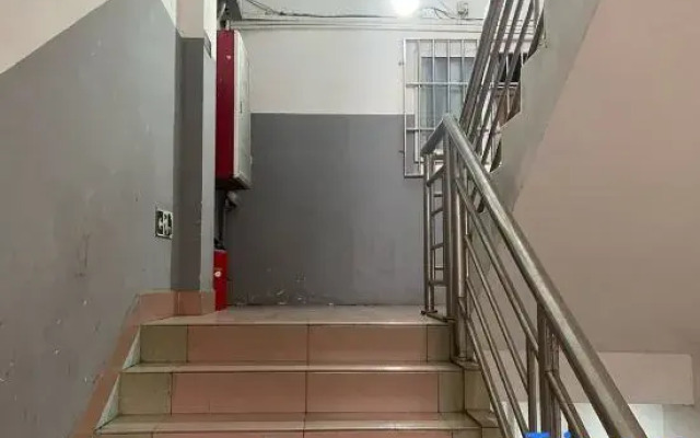 60 Apartment 1