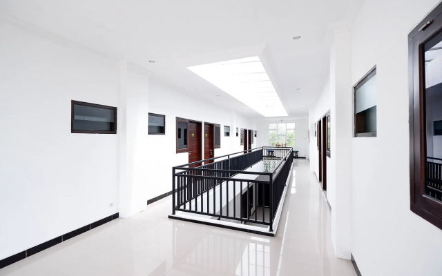 OYO 1611 Four D'home
